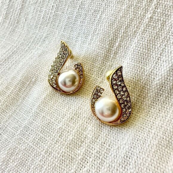 Rhinestone and pearl stud earrings - Picture 2 of 2